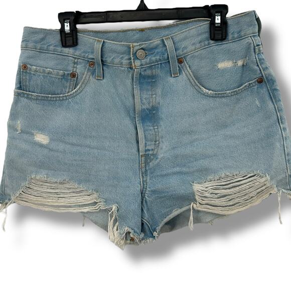 NEW Levi's 501 Distressed Denim shorts Size 31 Light Blue Frayed Jeans NWT - Picture 1 of 8